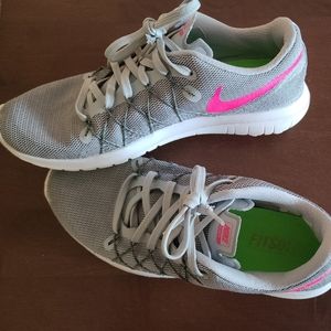 Nike Womens Flex Fury 2 Running Sneaker Size 8